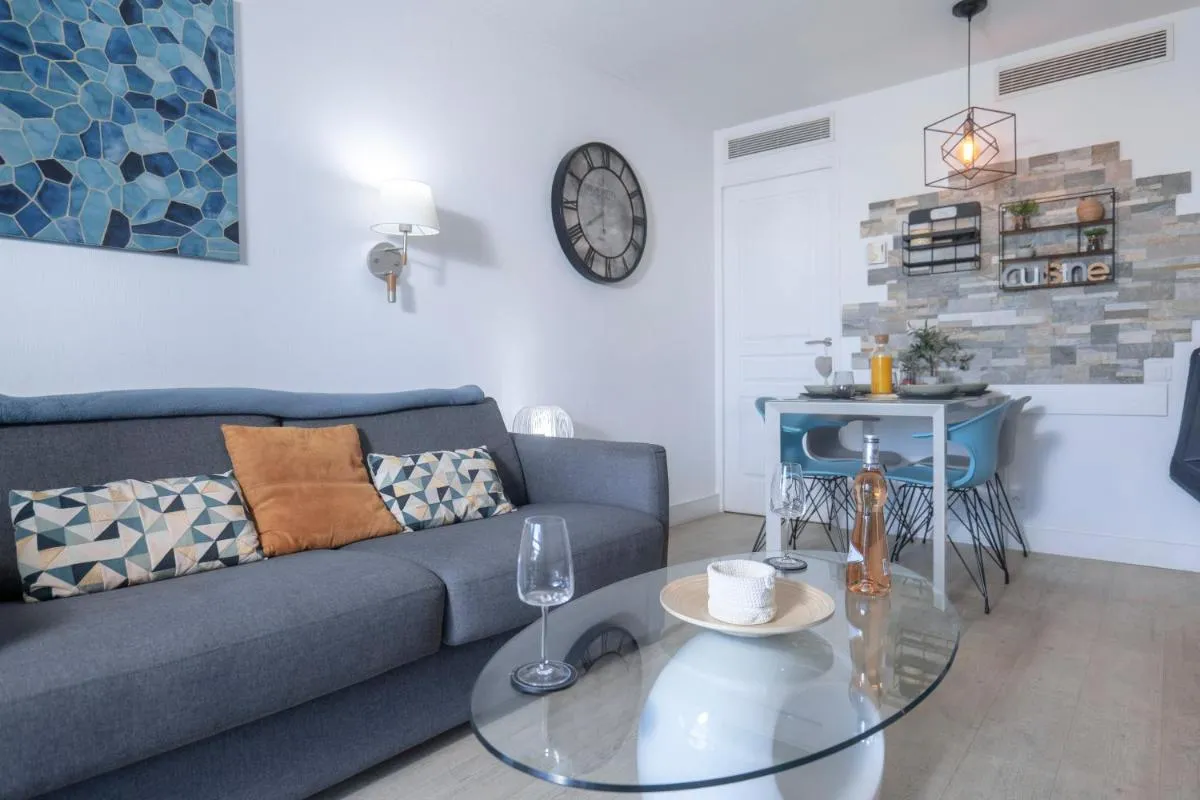 Image 1 of Le Panorama – Cannes Beach