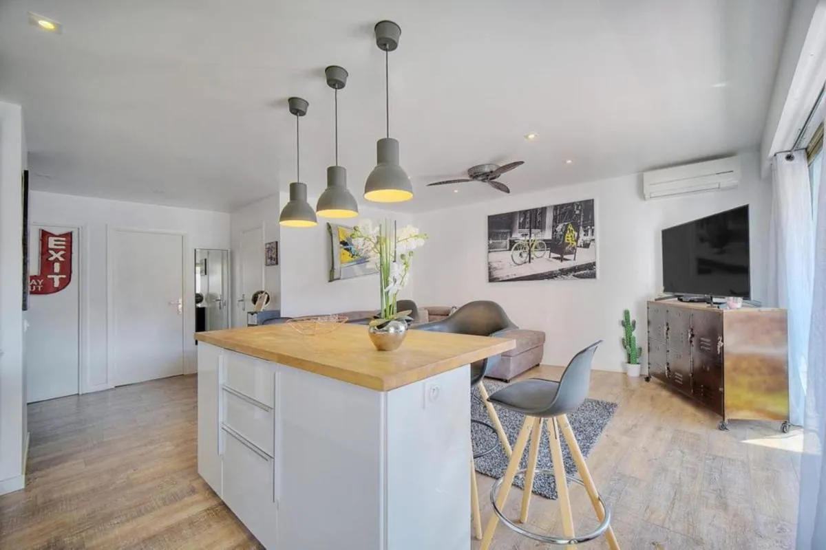 Image 2 of Le Verdi – 1 bedroom with AC and parking in city center