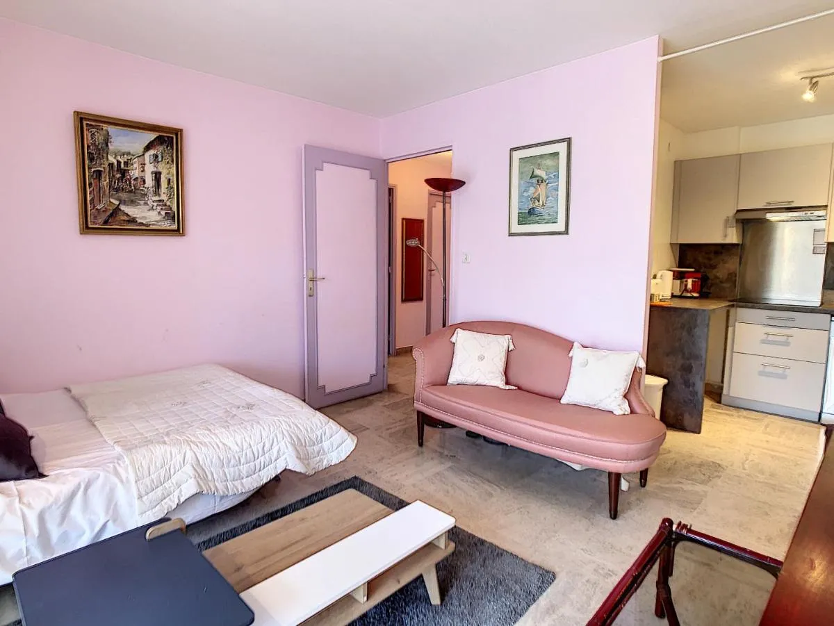 Image 2 of Le Windsor 2P DET2002