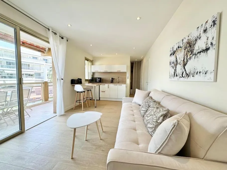 Image 3 of Le studio Palm Beach, Clim ,Parking, Neuf