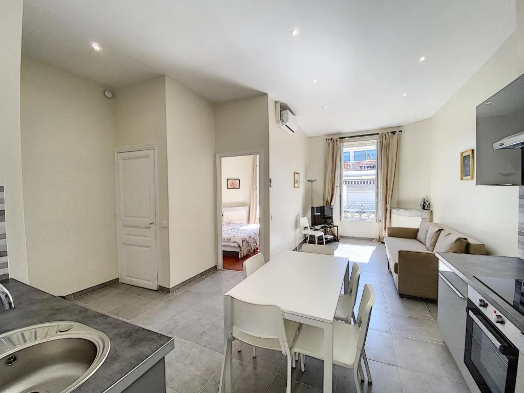 Image of Lecerf 2P ZEI5517