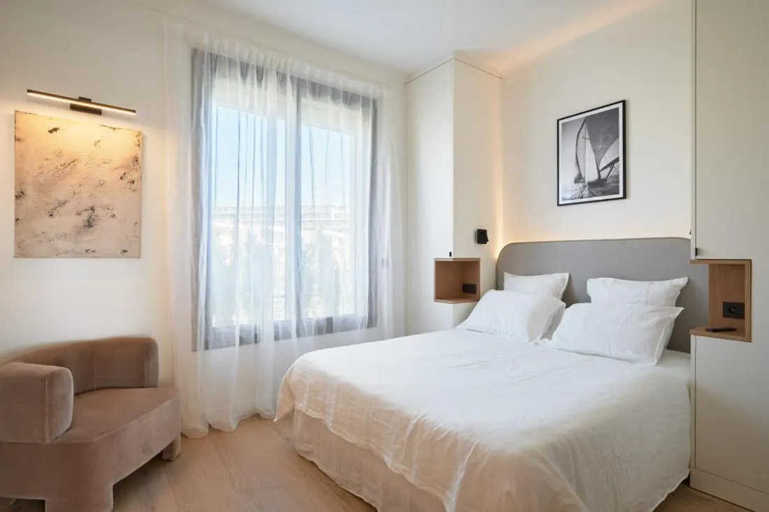 Image 6 of Les DUNES 3 BEDS CROISETTE BEACHES Sea VIEW