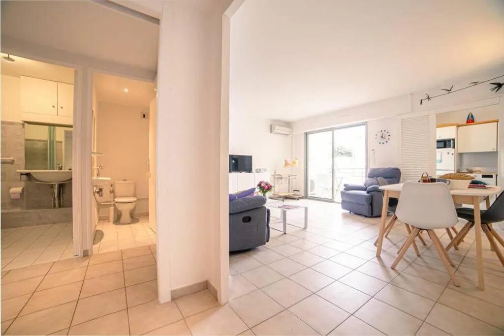 Image 2 of Les Palmiers