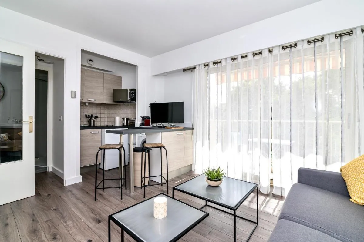 Image 3 of Les Tambourins By SCLS Locations