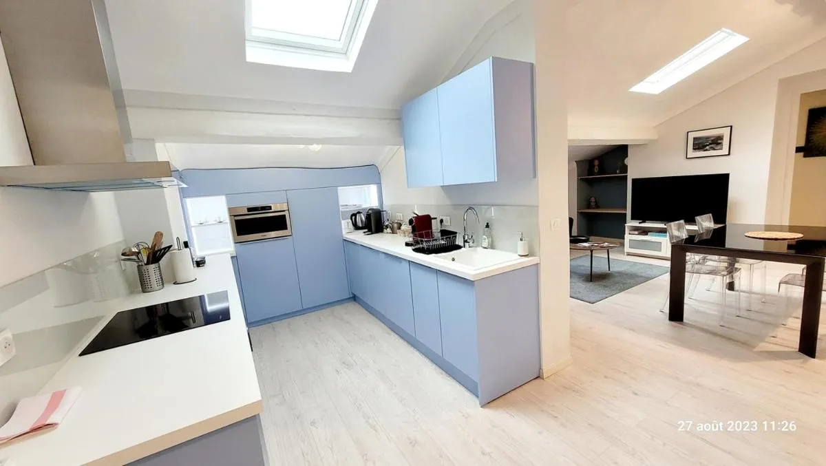 Image 2 of Location vacances T3 à Cannes