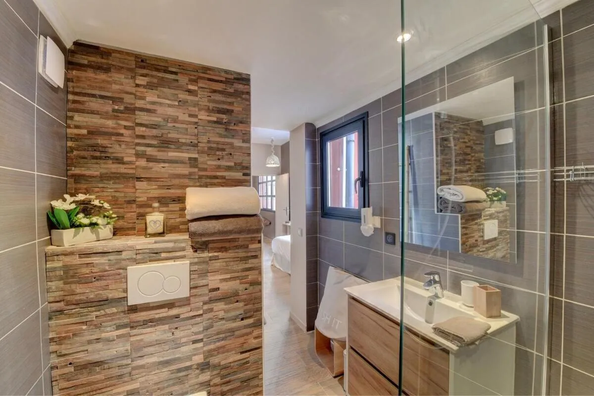 Image 4 of Loft Design, Forville, centre de Cannes