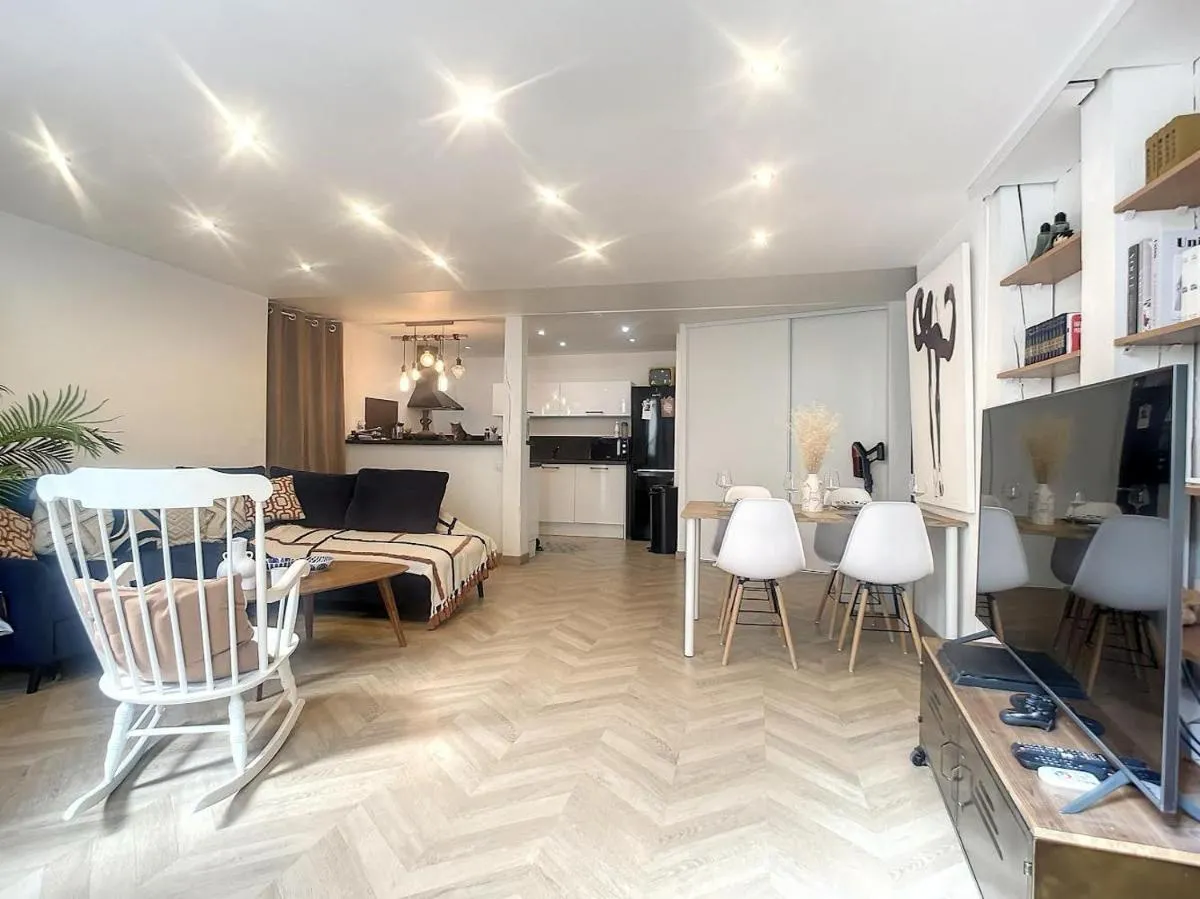 Image 3 of Loft moderne dans le centre de Cannes
