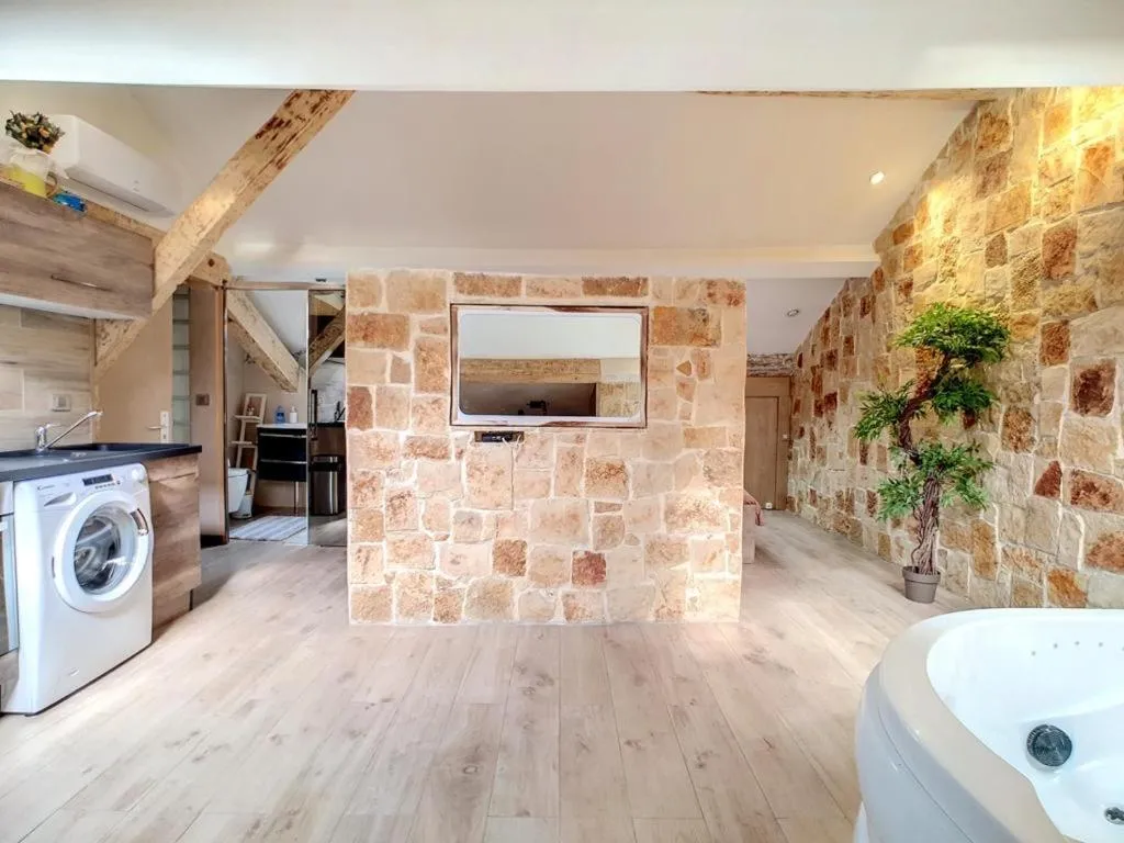 Image 4 of Love Room Jacuzzi Croisette