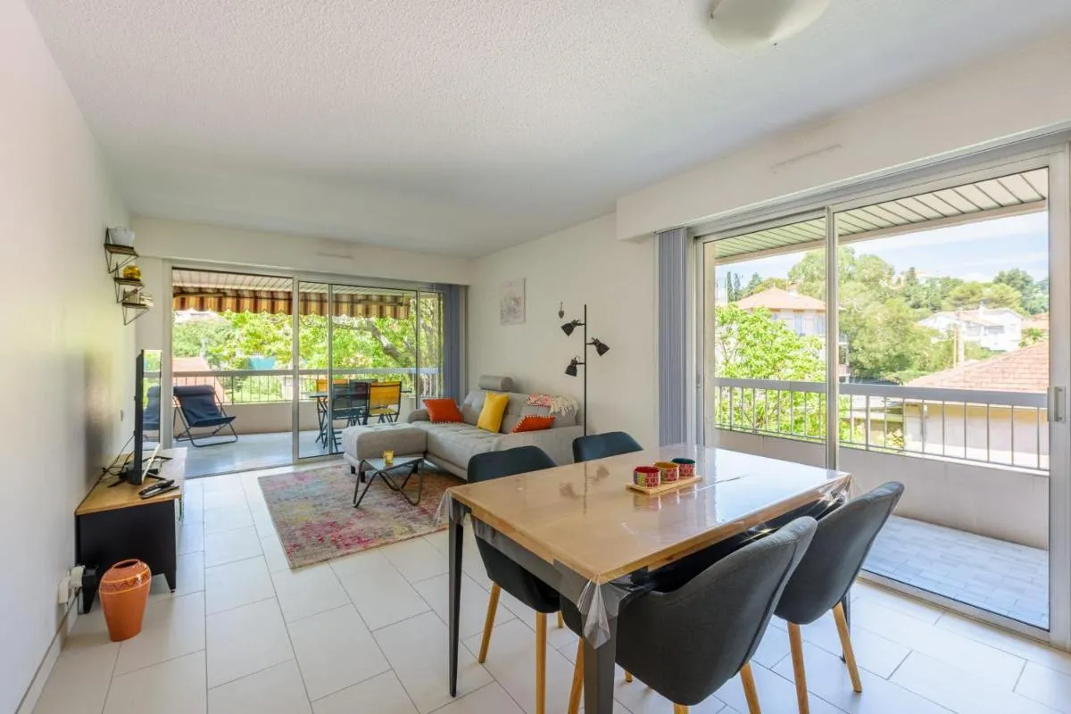 Image 3 of Lovely cosy nest close to the centre of Cannes