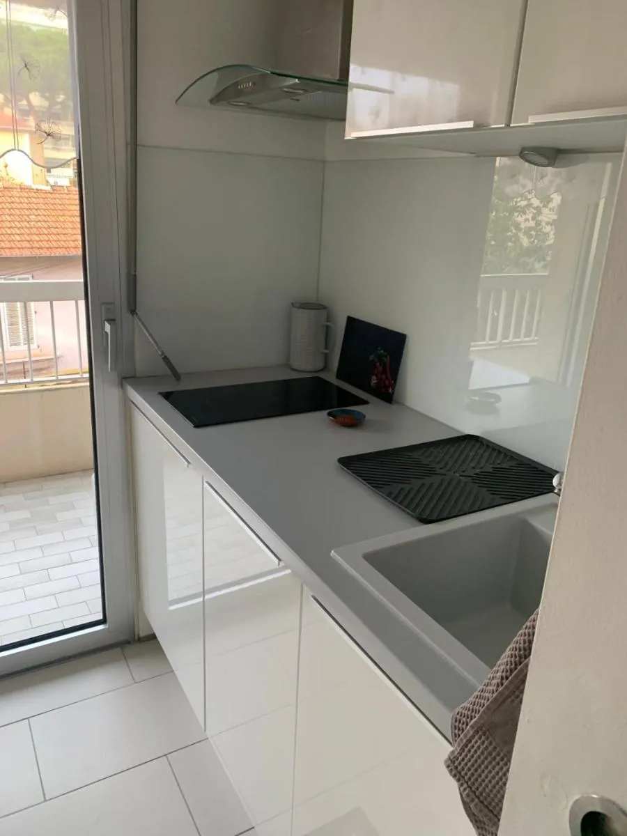 Image 5 of Lovely cosy nest close to the centre of Cannes