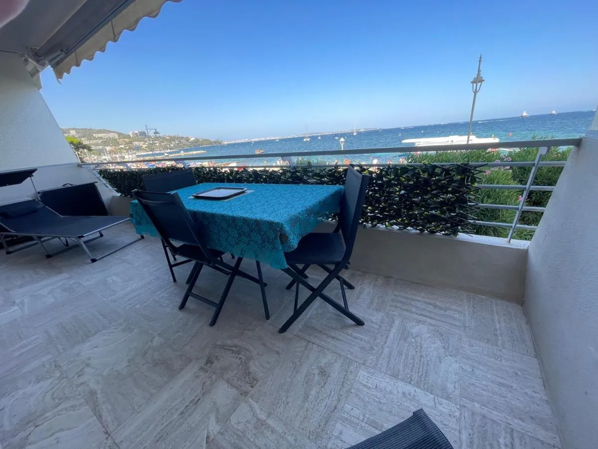 Image 4 of Luxueux appartement front de mer