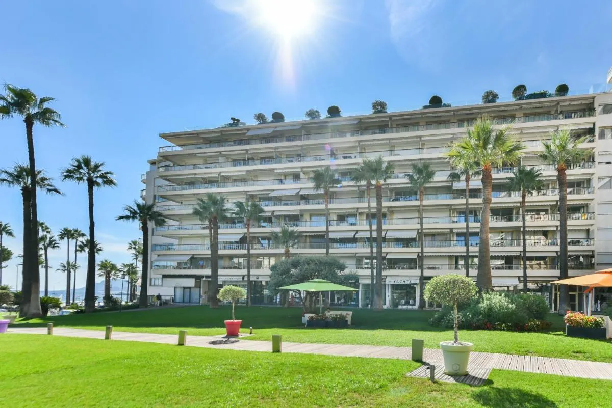 Image 6 of Luxurious apartment with terrace 6P – 3BR – Grand