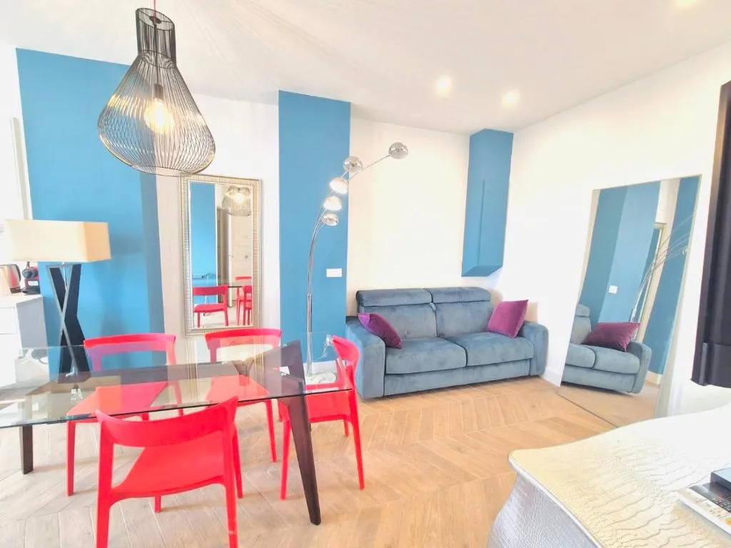 Image of Luxury 3 bed 2 bath flat Cannes Croisette