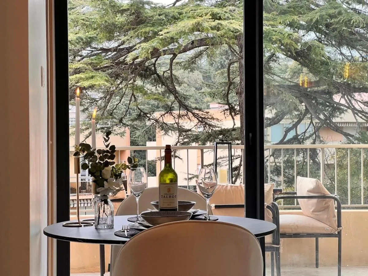 Image 2 of Luxury Appartment with terrace and side sea view