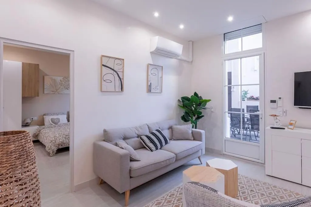 Image 4 of Luxury Apt With Large Terrace On Famous Rue D’antibes! – Pasteur Apt by Halldis