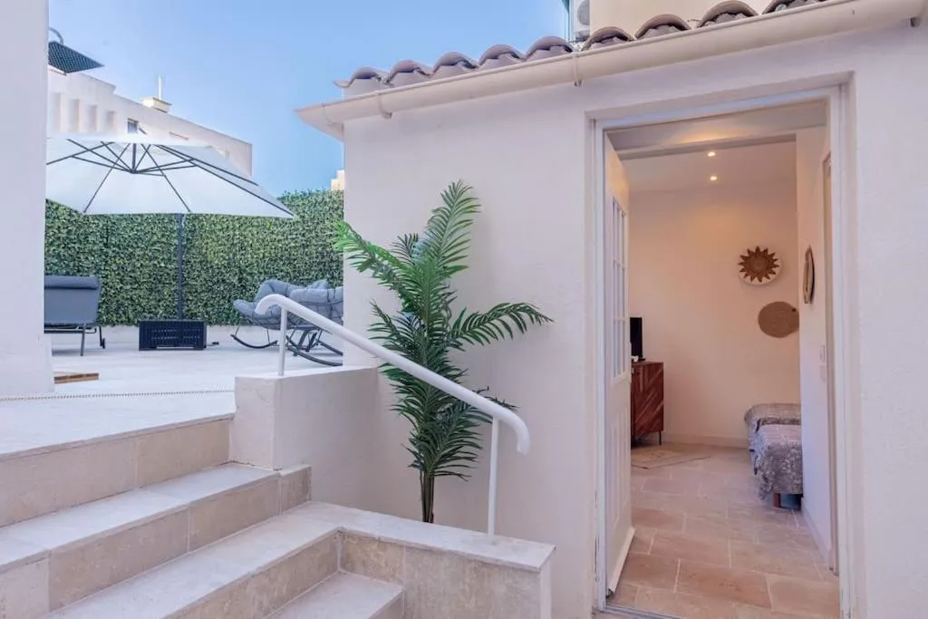 Image 5 of Luxury Apt With Large Terrace On Famous Rue D’antibes! – Pasteur Apt by Halldis