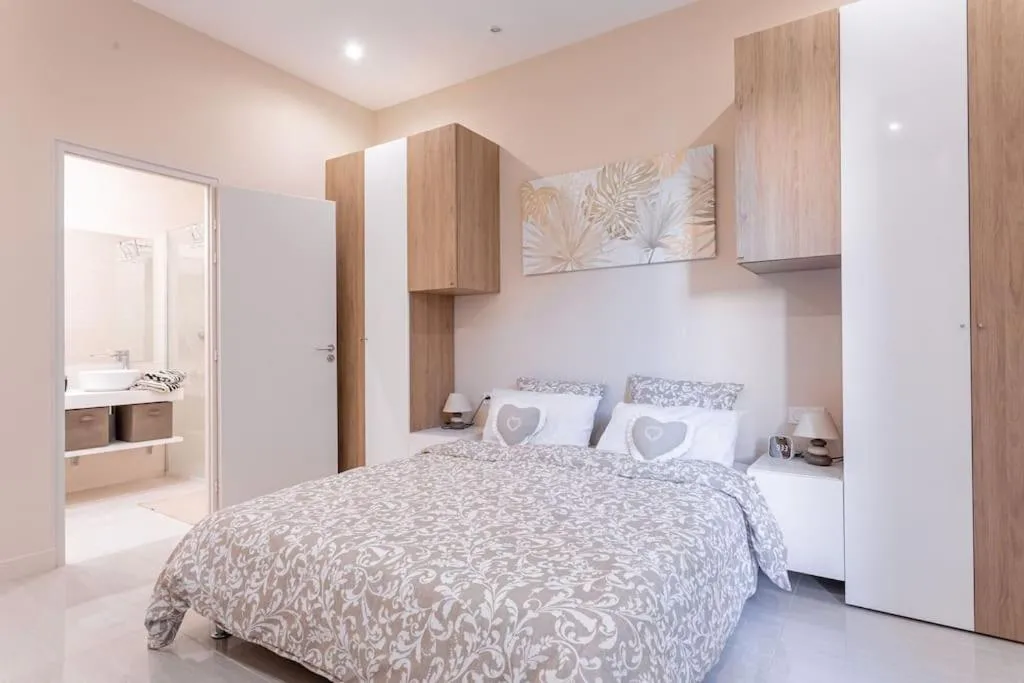 Image 6 of Luxury Apt With Large Terrace On Famous Rue D’antibes! – Pasteur Apt by Halldis