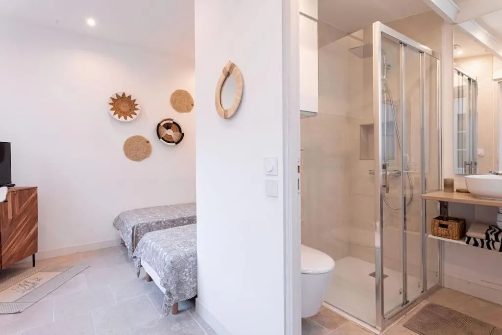 Image 2 of Luxury Apt With Large Terrace On Famous Rue D’antibes! – Pasteur Apt by Halldis