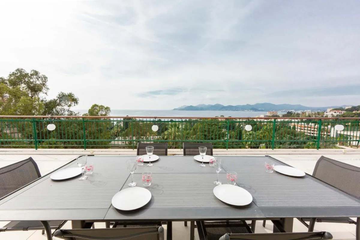 Image 5 of Luxury penthouse breathtaking sea view 200m2 terrace in the Cannes center
