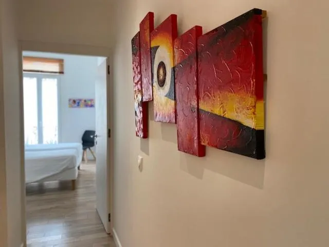 Image 2 of M.M.R. Au cœur de la vie cannoise