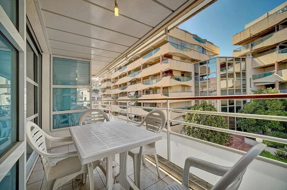 Image 4 of MODERNE 3 PIECES CANNES CENTRE AVEC BALCON l! A2B67