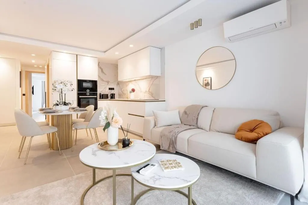 Image of Magnifique Appartement 5 stars – Parking – Terrasse – 3 Mins De La Croisette – Palais Royal by Halldis
