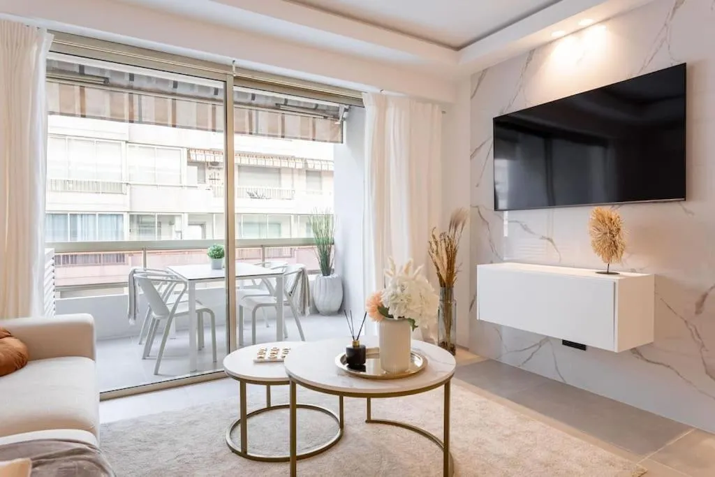 Image 4 of Magnifique Appartement 5 stars – Parking – Terrasse – 3 Mins De La Croisette – Palais Royal by Halldis