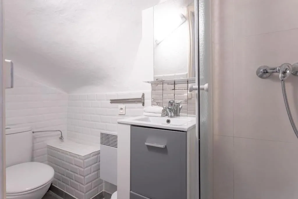 Image 2 of Maison Denise – Suquet vue sur la Cathédrale