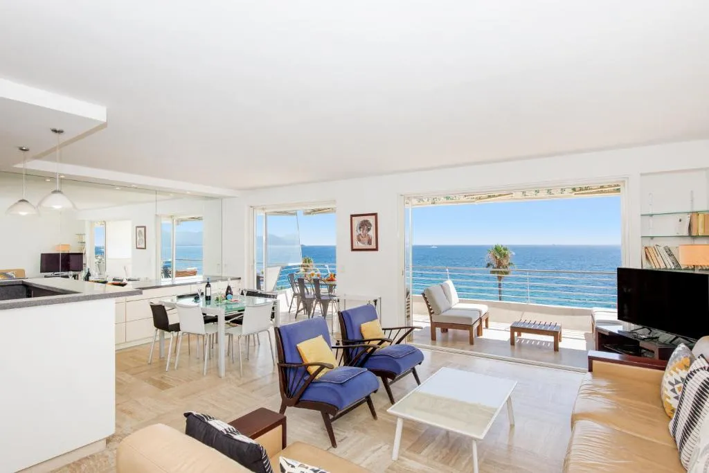 Image of Mer du Sud 4 YourHostHelper