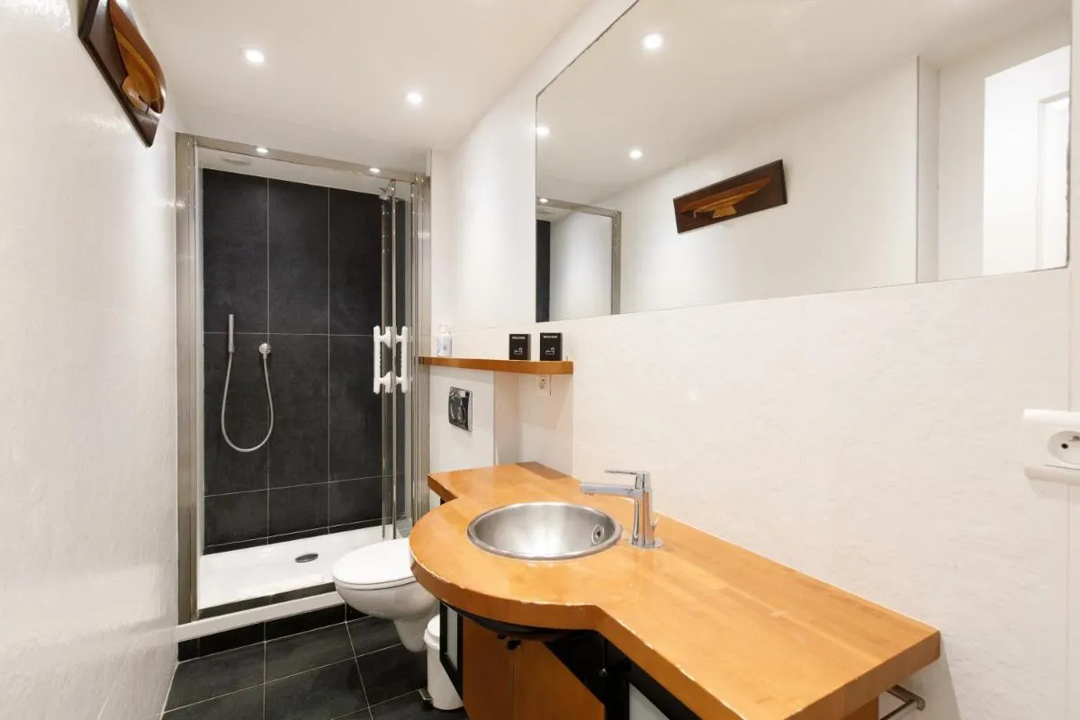 Image 2 of Mer du Sud 4 YourHostHelper