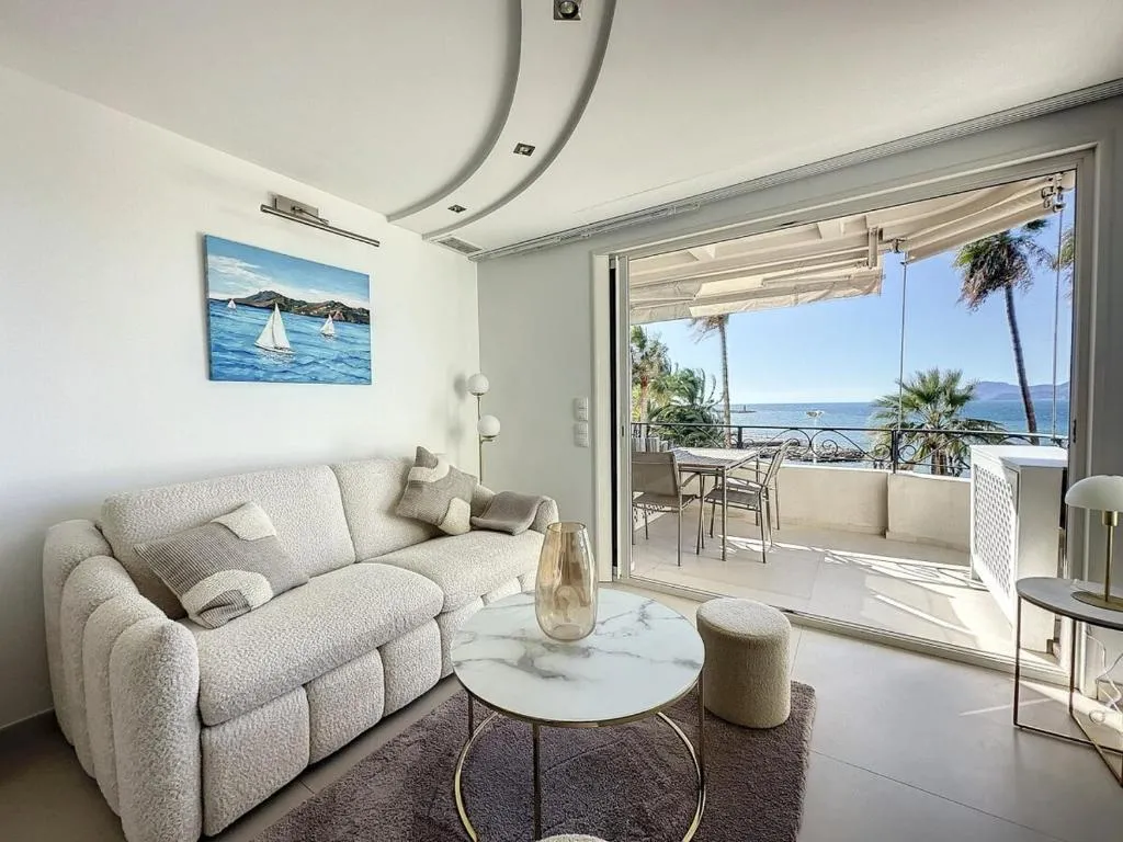 Image of Modern 2-Bedroom Stunning Sea View on La Croisette