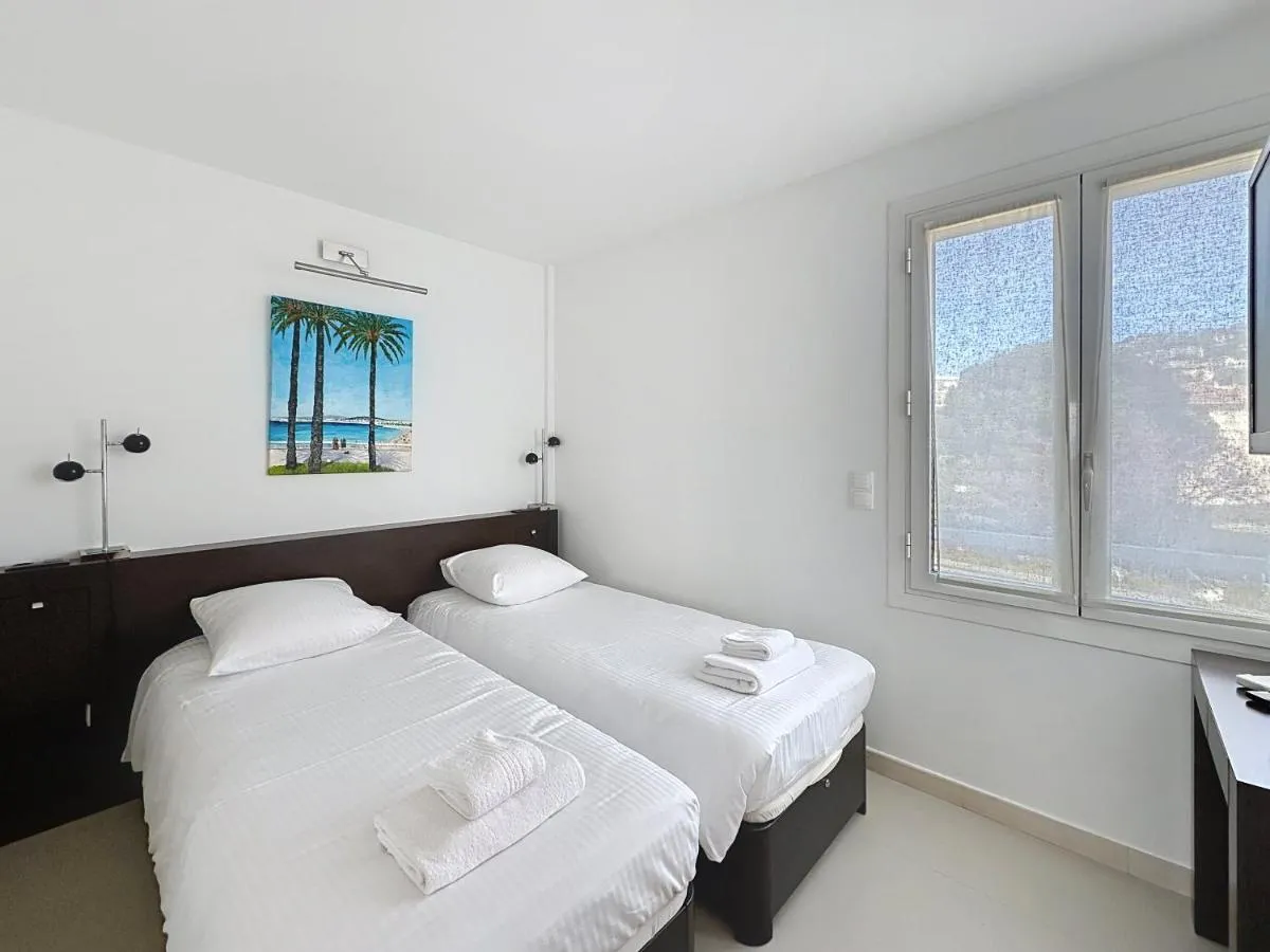 Image 6 of Modern 2-Bedroom Stunning Sea View on La Croisette