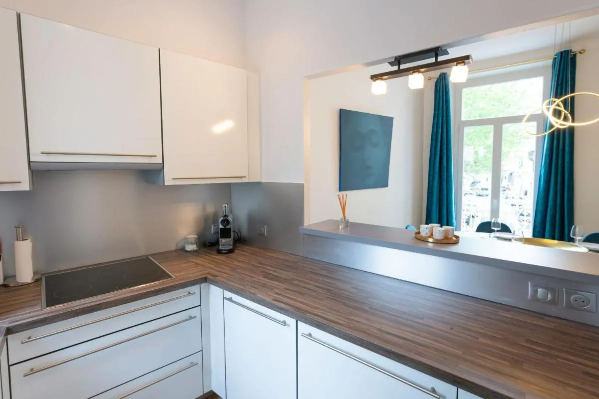 Image 3 of Modern 2-Br Apartment in the Heart of Cannes