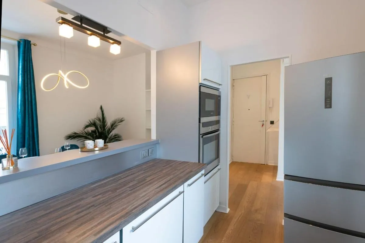 Image 5 of Modern 2-Br Apartment in the Heart of Cannes