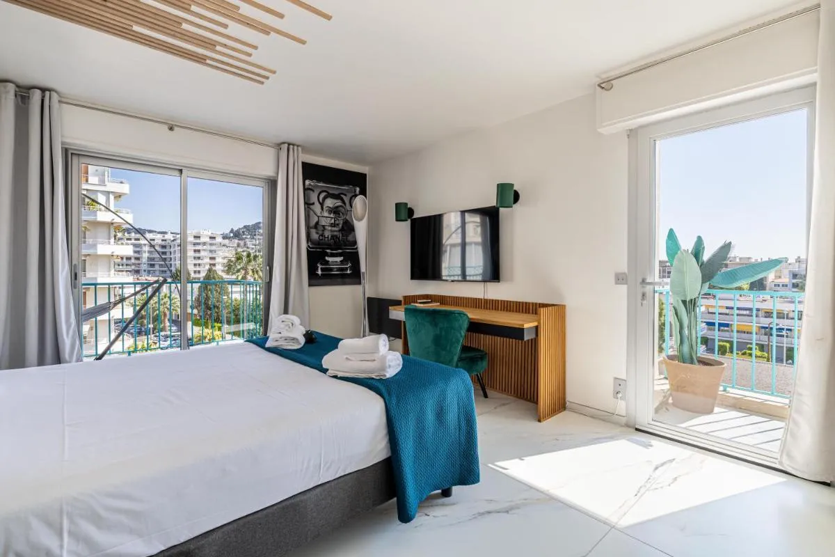 Image 1 of Modern apartment – 3BR- 6P – Croisette Plage
