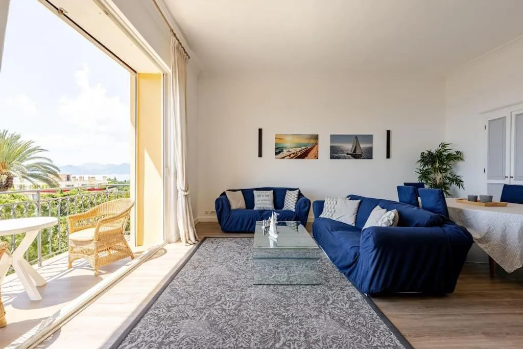 Image 3 of NEWLY RENOVATED! Harbour View on Balcony Terrace