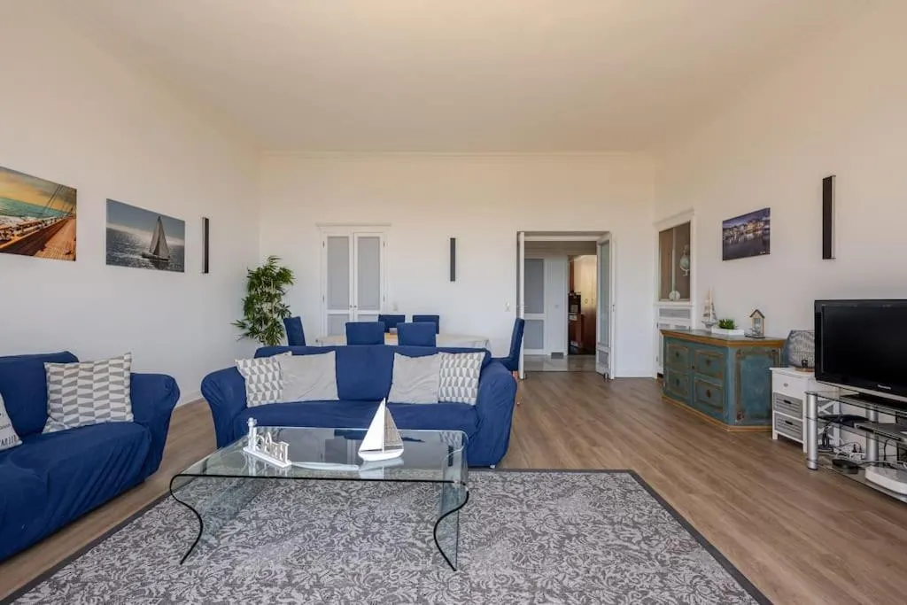 Image 4 of NEWLY RENOVATED! Harbour View on Balcony Terrace