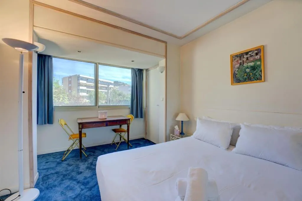 Image 1 of New Listing – Amazing Beach Views, 1-bed Apt