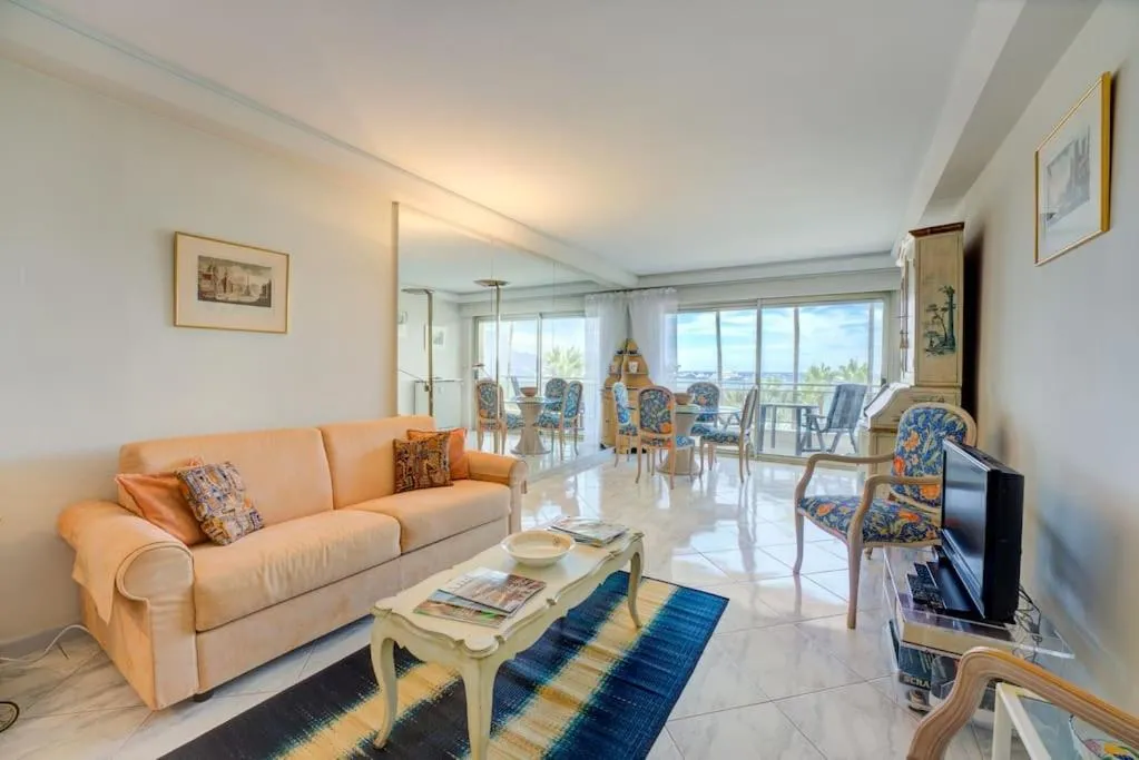 Image 4 of New Listing – Amazing Beach Views, 1-bed Apt