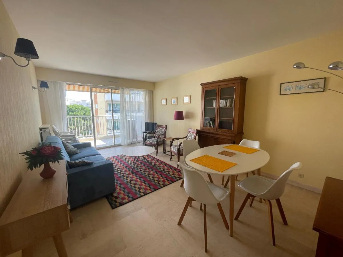 Image 3 of One Bedroom Apartment Terrasse near the beach