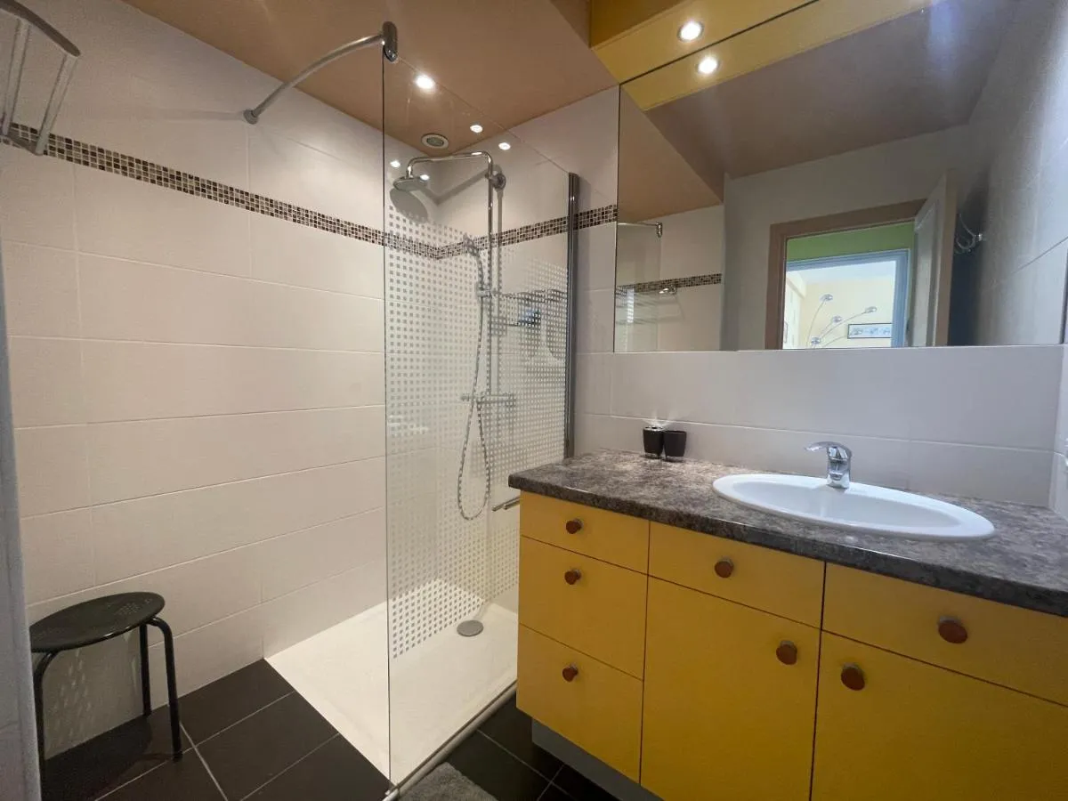 Image 2 of One Bedroom Apartment Terrasse near the beach