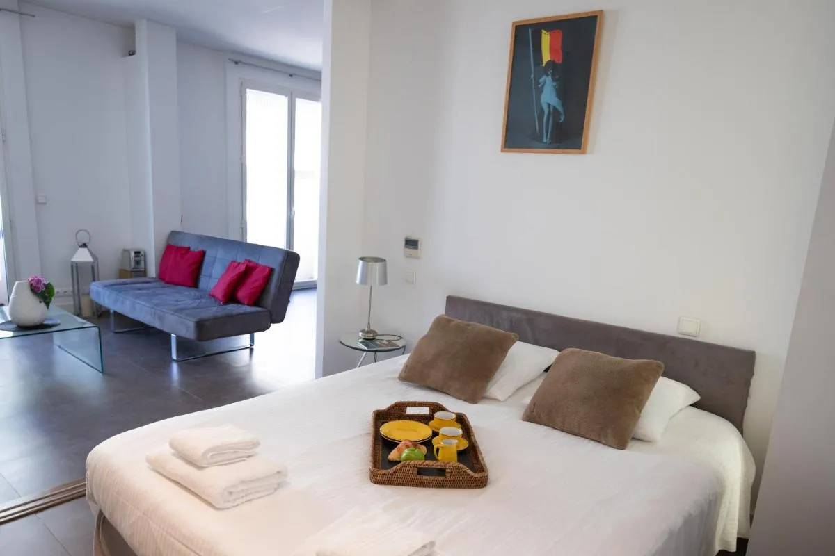 Image 1 of Palais Miramar apartment with sea view on La Croisette