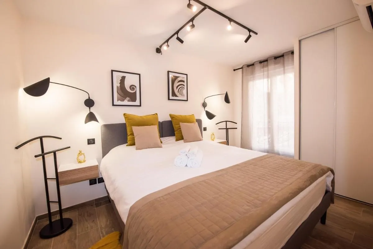 Image 1 of Palazzio T3 design près des plages et du Palais