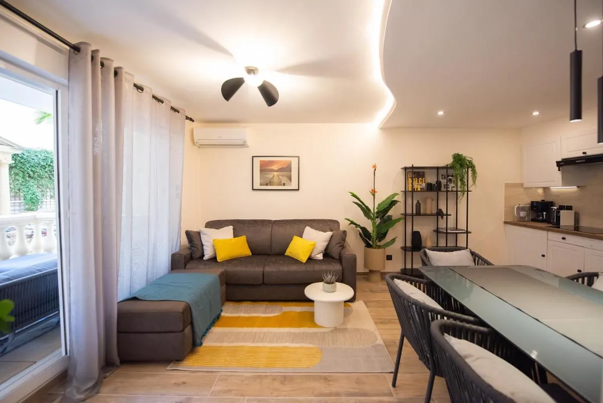 Image 3 of Palazzio T3 design près des plages et du Palais