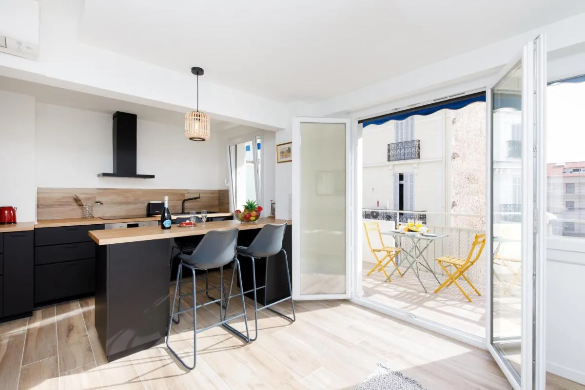 Image 3 of Palladium 148 YourHostHelper