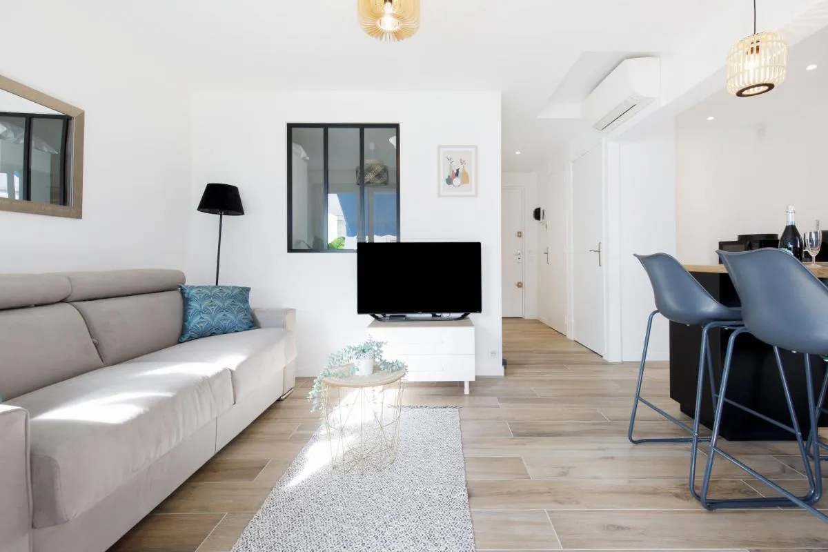 Image 4 of Palladium 148 YourHostHelper