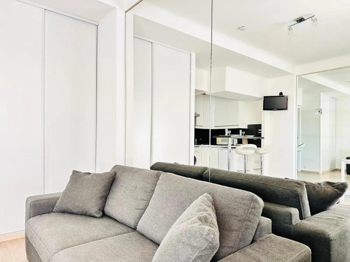 Image 3 of Palm Croisette – Studio vue Mer & Martinez