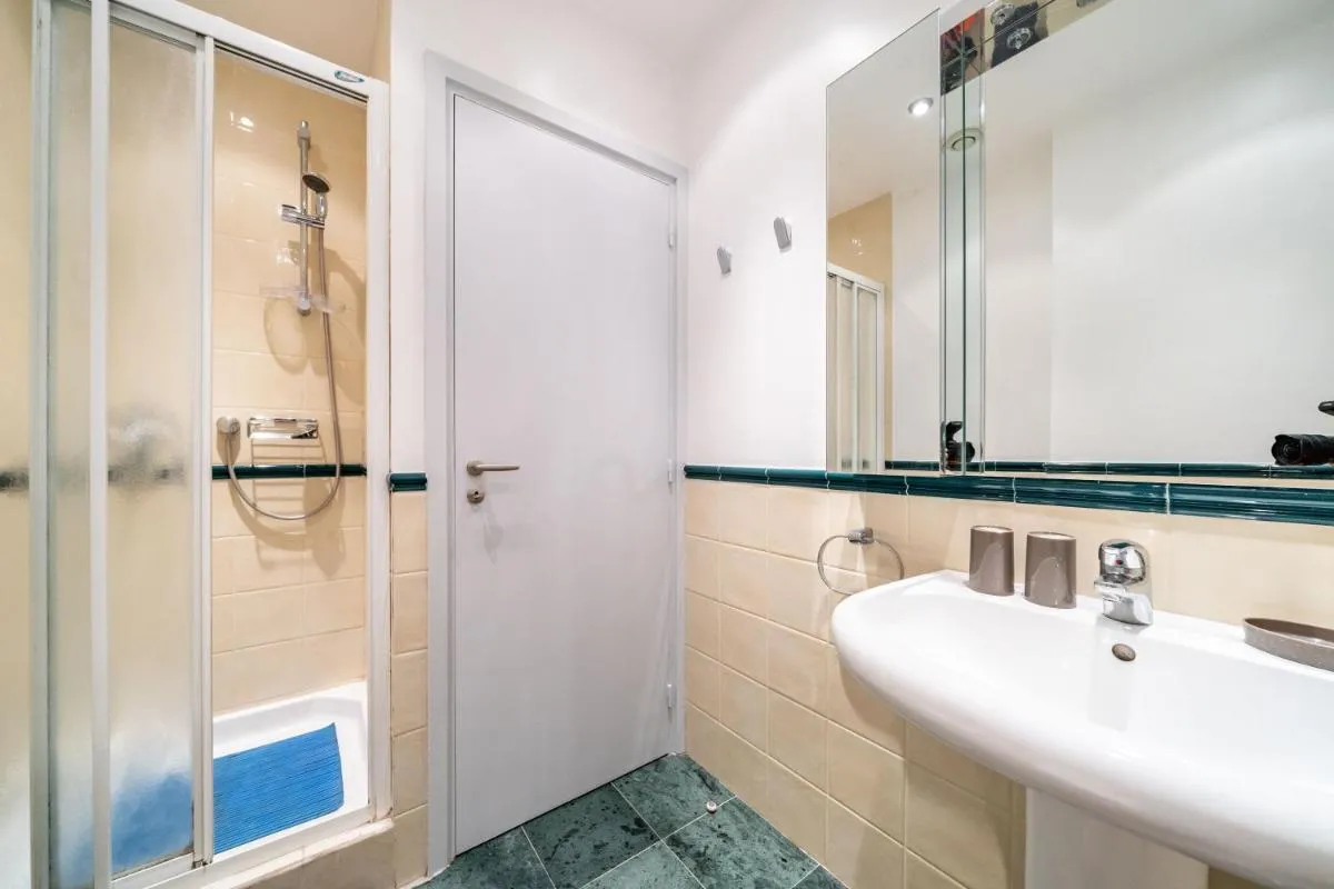 Image 2 of Palm beach- Free Wifi- Parking- Sea View