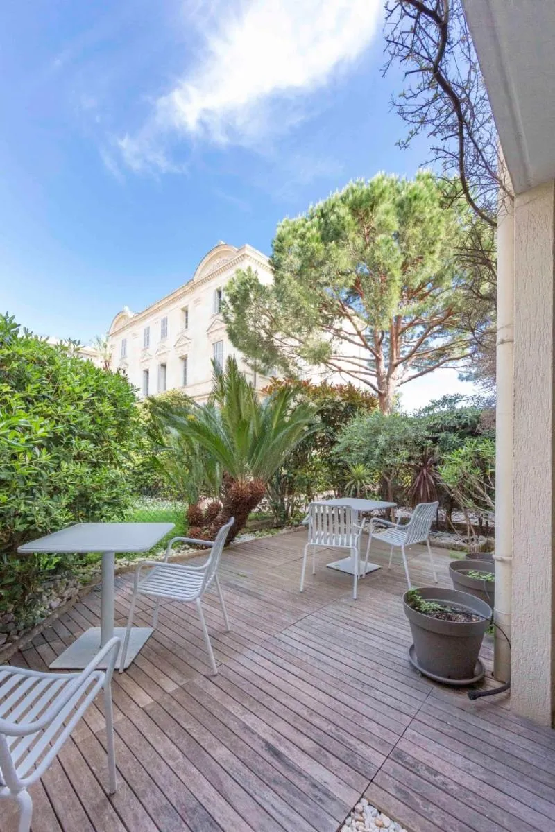 Image 6 of Paradise Cannes Center with Pool and Park VILLA LE LYS