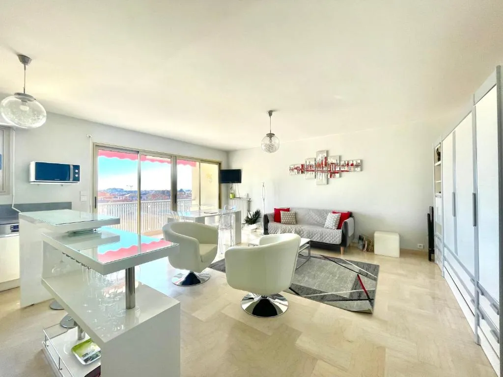 Image of Petit Juas by Welcome to Cannes